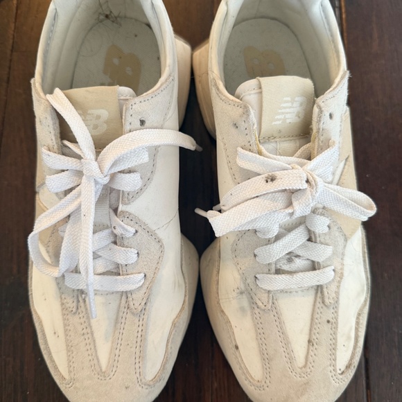 New Balance Classics 327 - Picture 3 of 10